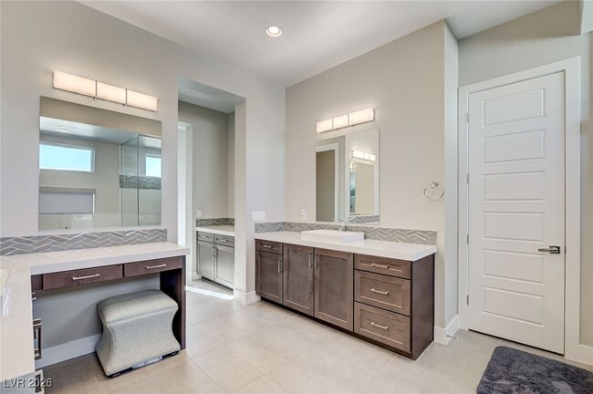 Building Photo - 4056 Desert Trce Ct