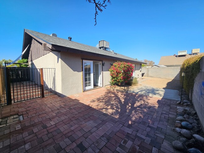 Building Photo - 3 bd with office -N. Phx - 1 story single ...