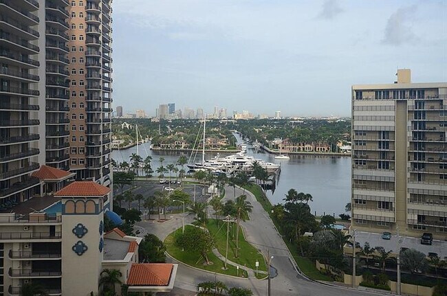 Building Photo - 101 S Fort Lauderdale Beach Blvd