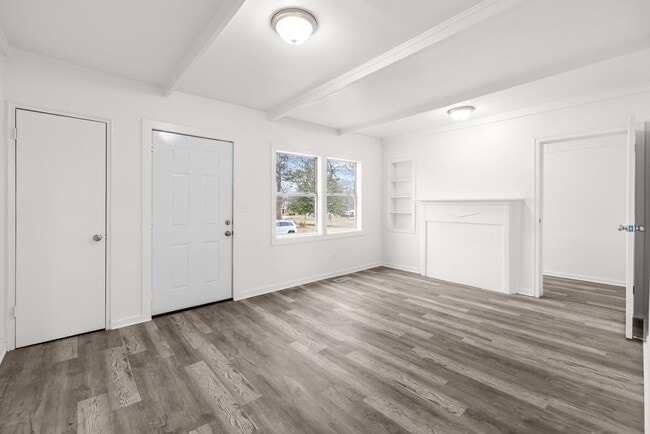 Building Photo - 829 51st St W