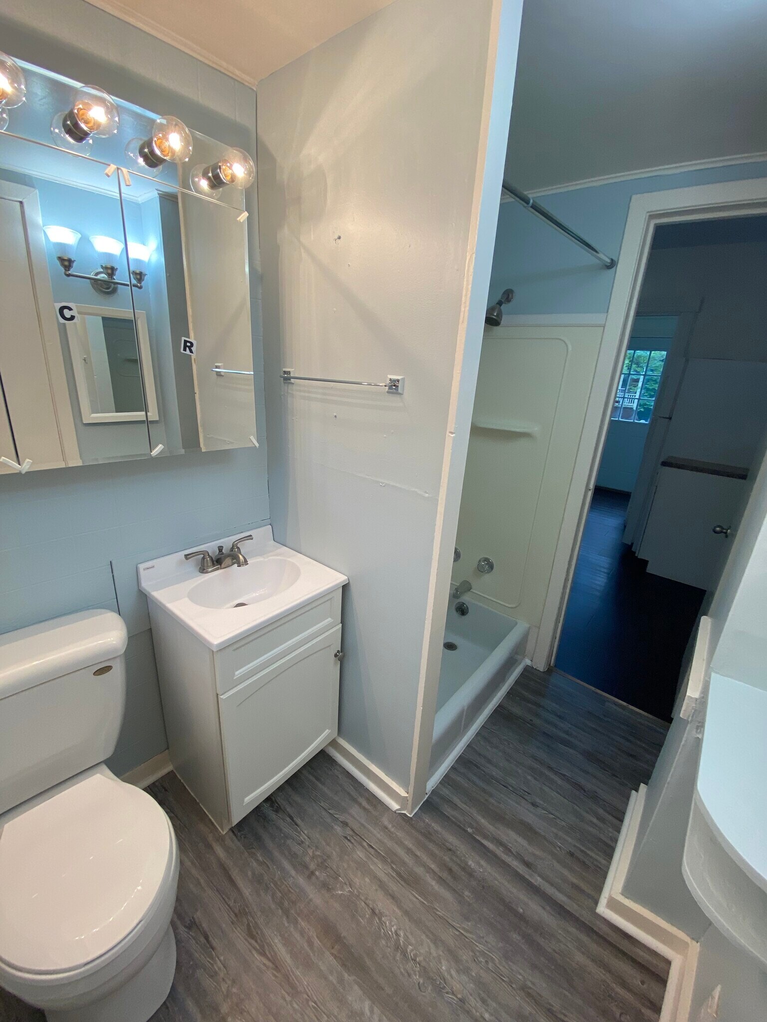 Bathroom 2 - 952 Grant St