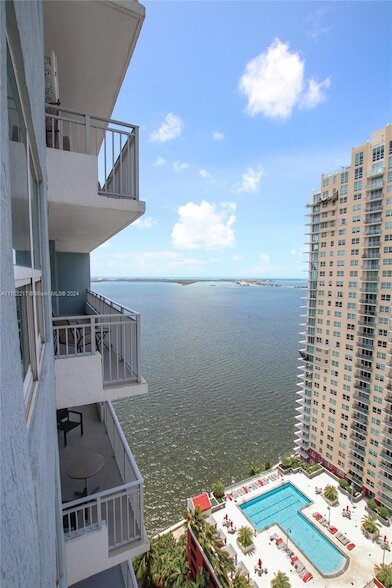 Building Photo - 1111 Brickell Bay Dr