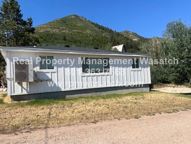 Building Photo - 1388 Country Ln