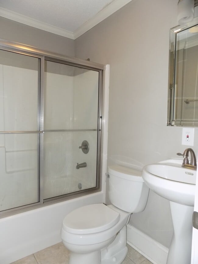 Building Photo - Short term lease in Olympia