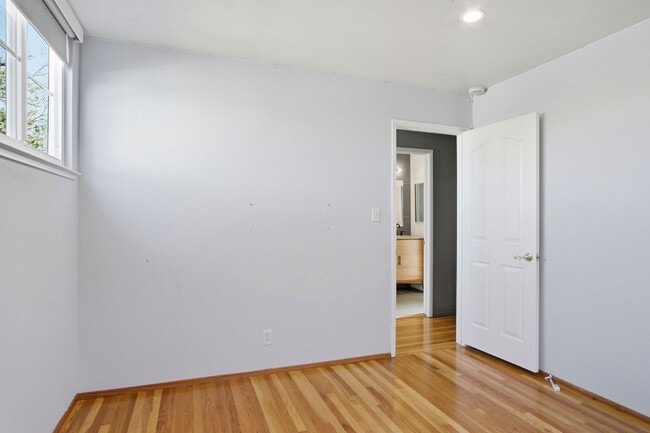 Building Photo - 6137 Banner Dr