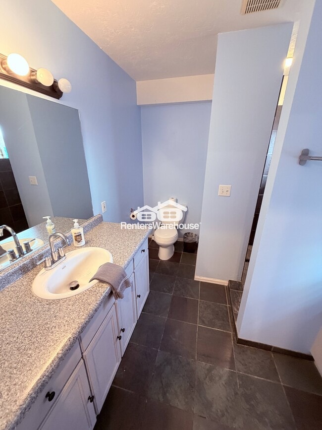 Building Photo - 2555 S 400 E