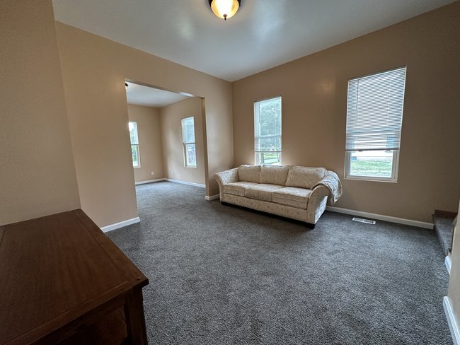 First Floor Livingroom 1-1 - 697 Allyn St