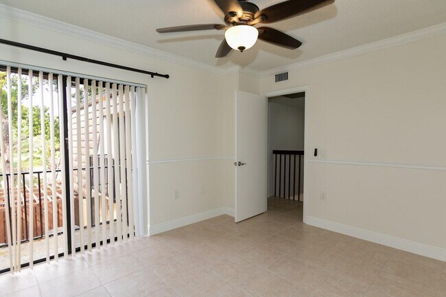 Building Photo - 2815 28th Ln