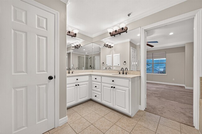 Building Photo - 4307 Lake Walk Ct