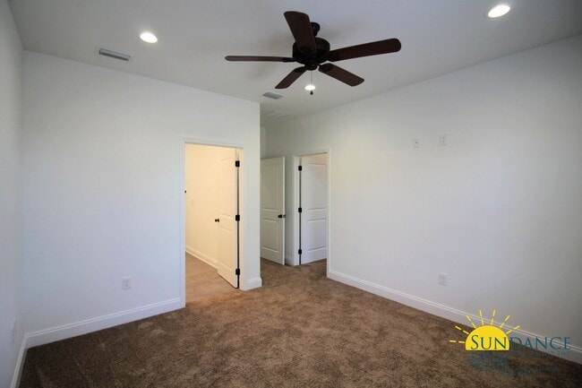 Building Photo - Nice 3 Bedroom Townhome in Fort Walton Beach