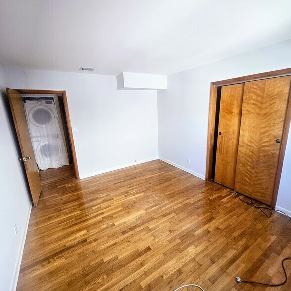 Bedroom/Laundry hallway - 109 Rockwell St