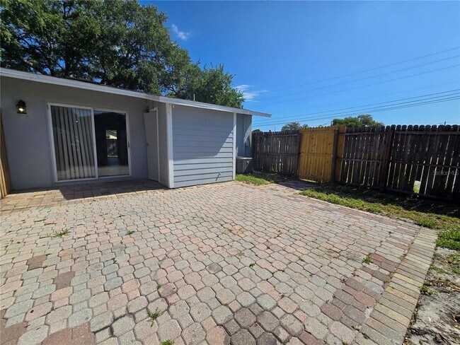 Building Photo - 13500 W Rena Dr