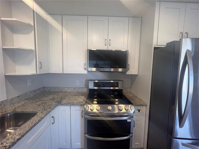 Building Photo - 322 Lasayette Dr NE