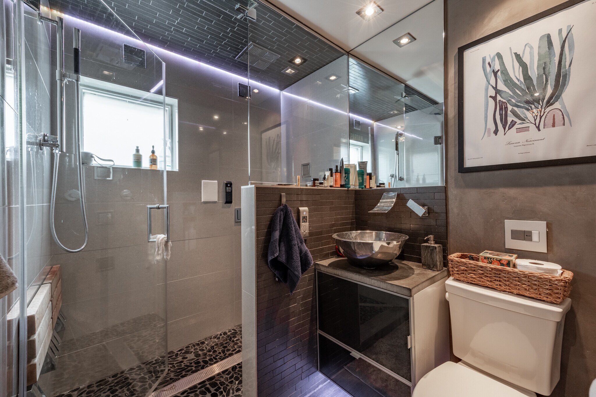 Building Photo - 1224 W Augusta Blvd