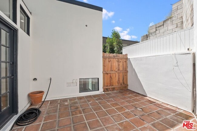 Building Photo - 9315 Lloydcrest Dr