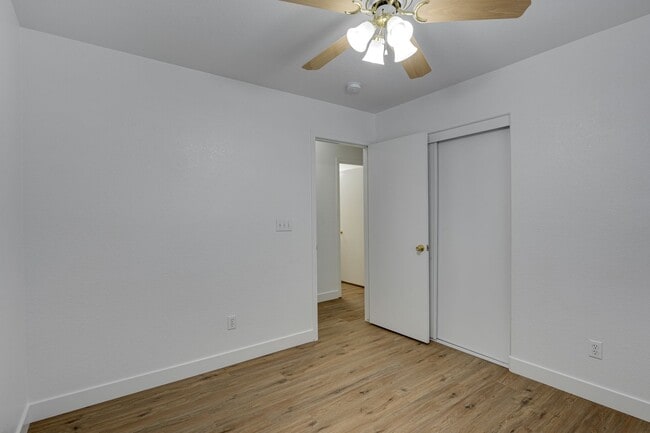 Building Photo - Charming Single-Story in Silverado Ranch!