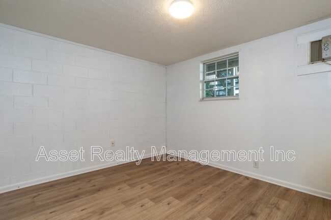 Building Photo - 2329 Dodson Ave