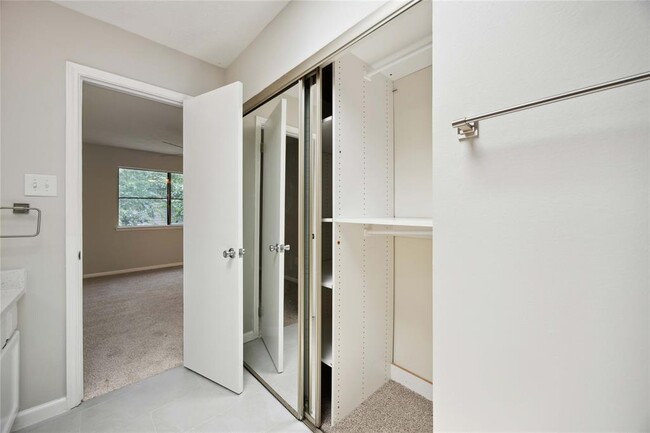 Building Photo - 12215 Cardston Ct