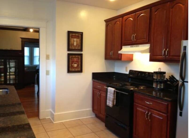 Kitchen - 2924 Espy Ave