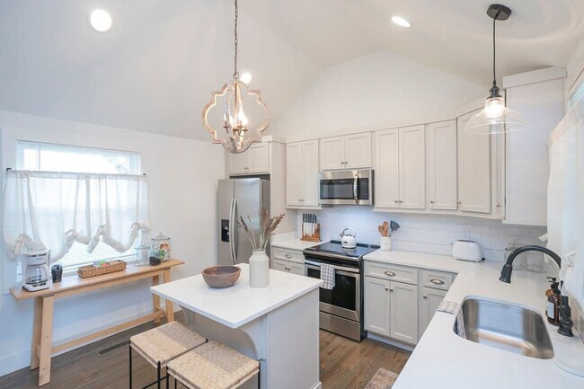 Building Photo - 106 Walnut Hill Dr
