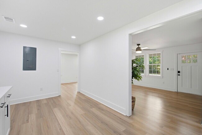 Building Photo - 1787 Hay Rd