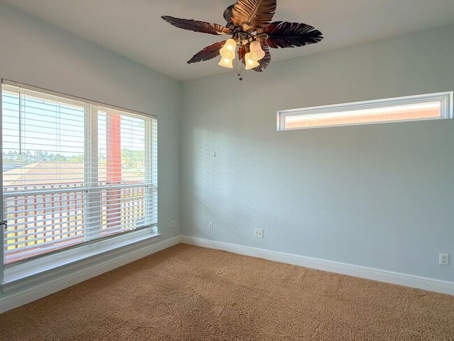 Building Photo - 2572 Gulf Breeze Ave