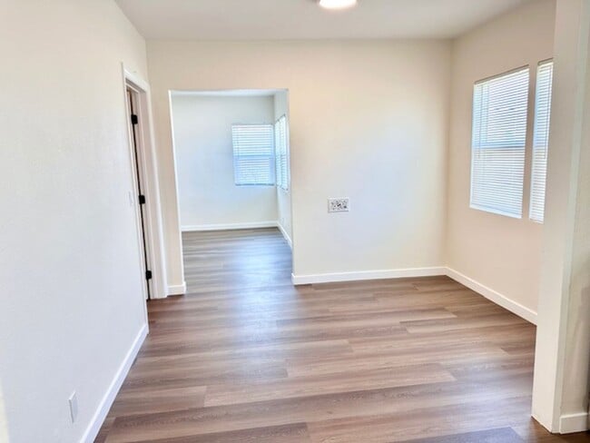 Building Photo - Fully Renovated 3 Bedroom Home