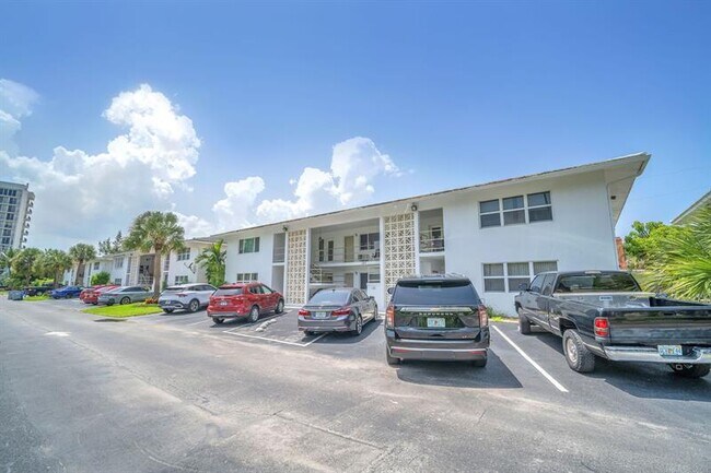 Building Photo - 3213 Colony Club Rd