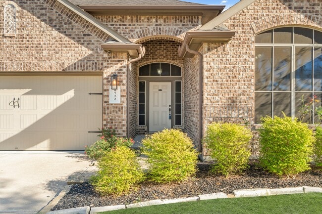 Building Photo - 9722 Massanutten Ln