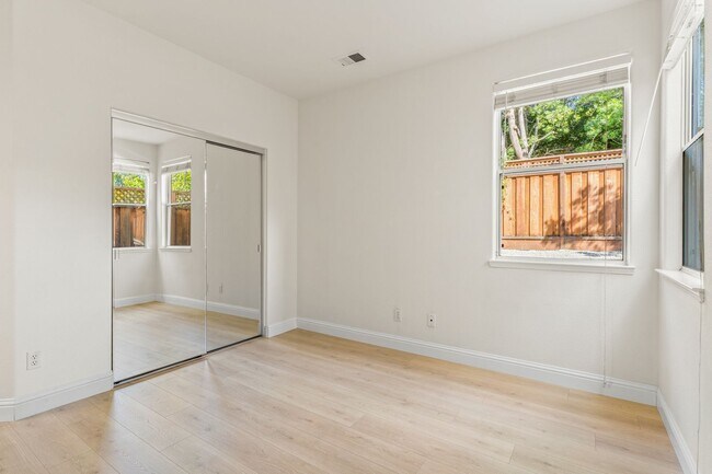 Building Photo - 3311 Montevideo Dr
