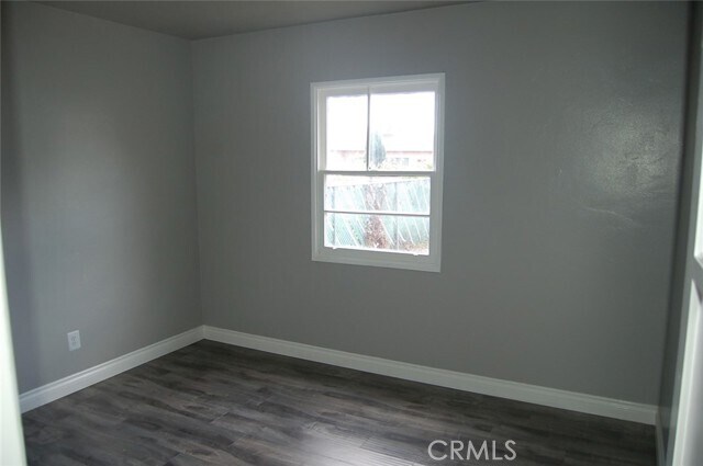 Building Photo - 817 W 25th St