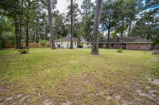 Building Photo - 25602 Oakhurst Dr