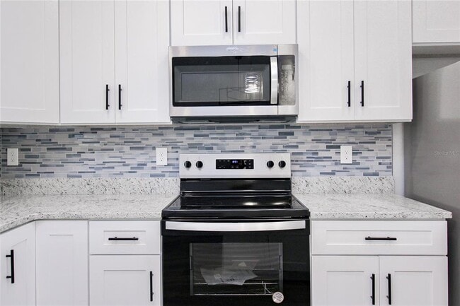 Building Photo - 4510 Boabadilla Ave