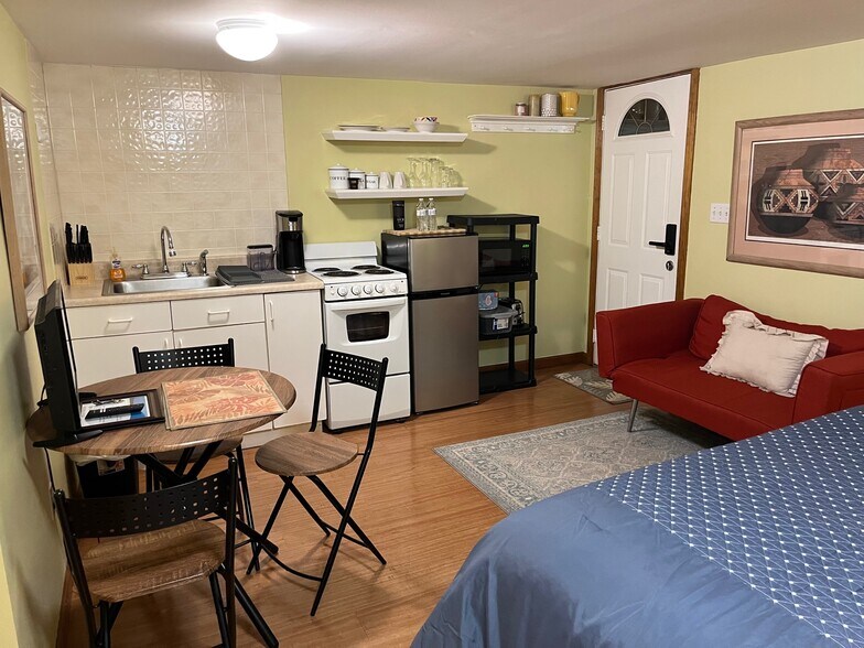 Building Photo - 20 Elmwood Ave