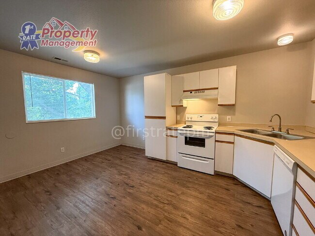 Building Photo - 4876 W Blodgett Ln