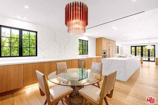 Building Photo - 1001 N Hanover Dr