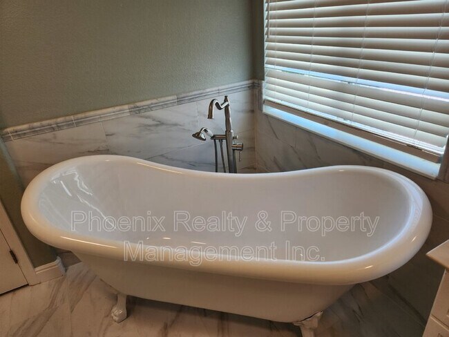 Building Photo - 4125 Portofino Dr