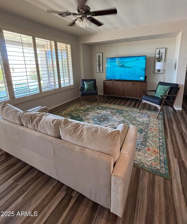 Building Photo - 41520 N River Bend Ct