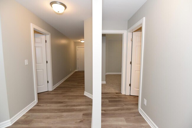 Building Photo - 1750 Meadowlark Ln
