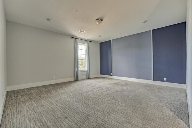 Building Photo - 2113 Solstice Blvd