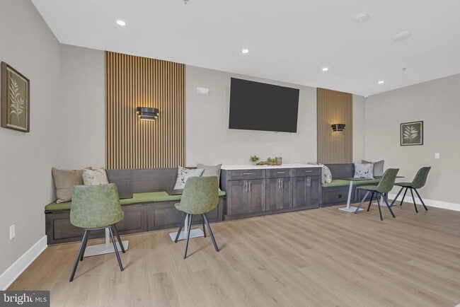 Building Photo - 219 Snow Ln