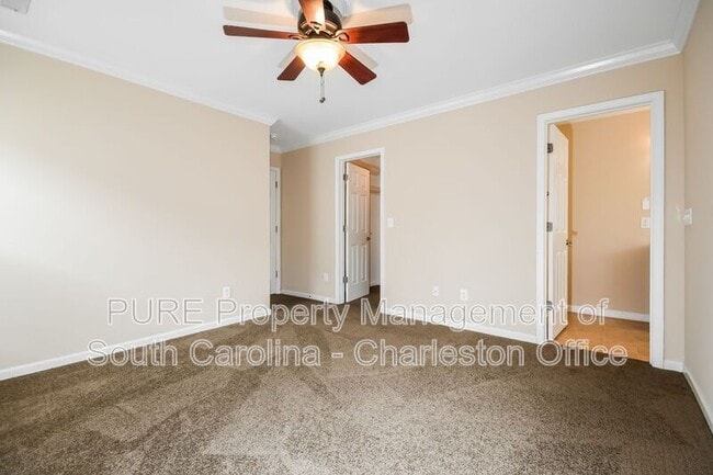 Building Photo - 5150 Trump St