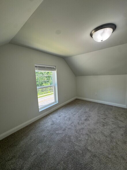 Building Photo - 557 West St