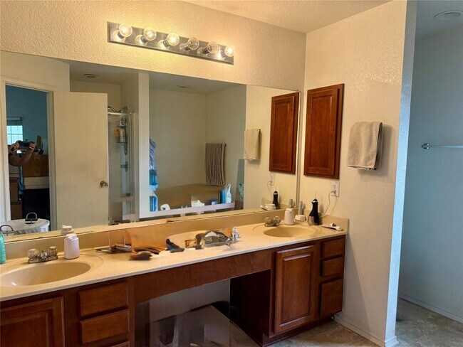 Building Photo - 11104 Chatam Berry Ln