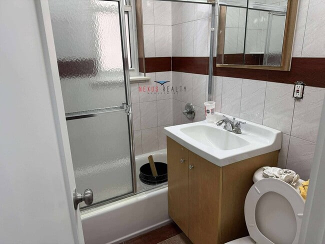 Building Photo - 43-24 58th St