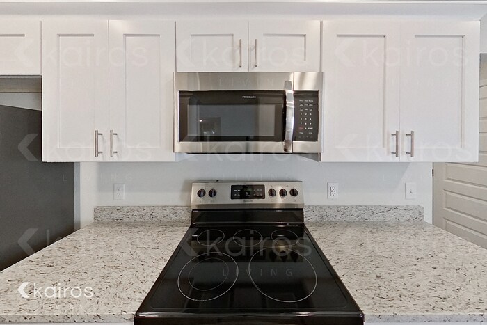 Building Photo - 203 Redwood Ct