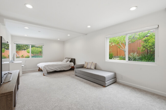 Building Photo - 28751 King Arthur Ct