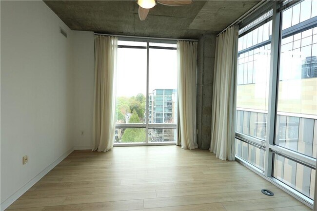 Building Photo - 923 Peachtree St NE