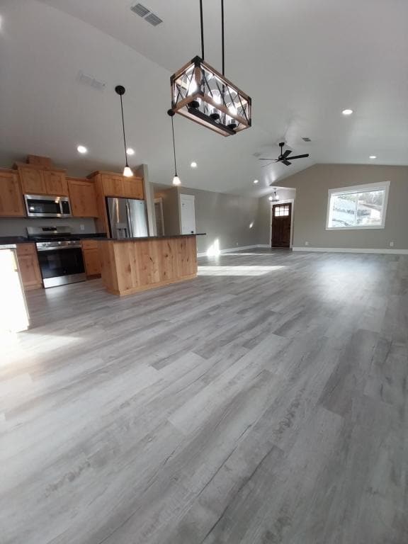 Building Photo - 330 Hazel Way