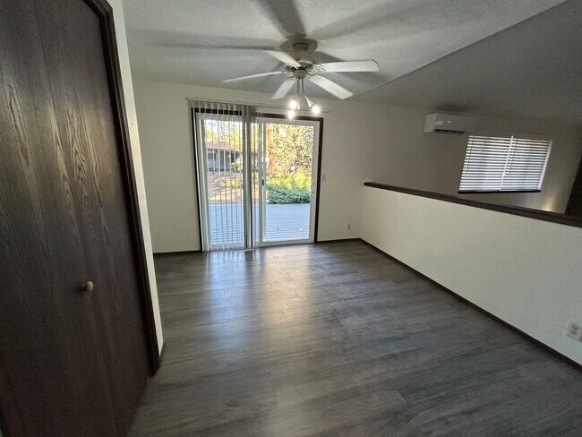 Building Photo - $750 off 1st Month's Rent!!! Charming 3bd/2ba Home!